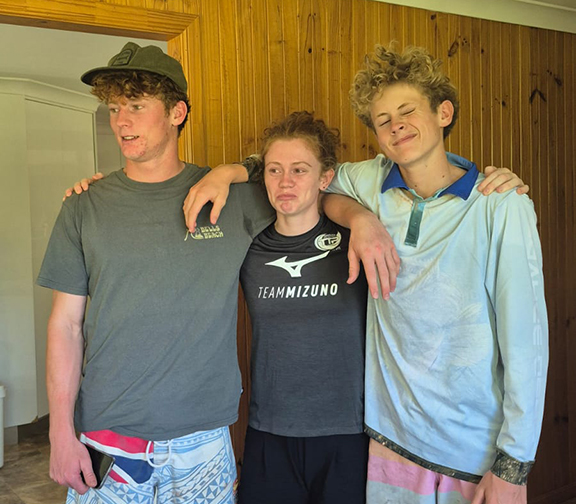 Hanna and her two younger brothers